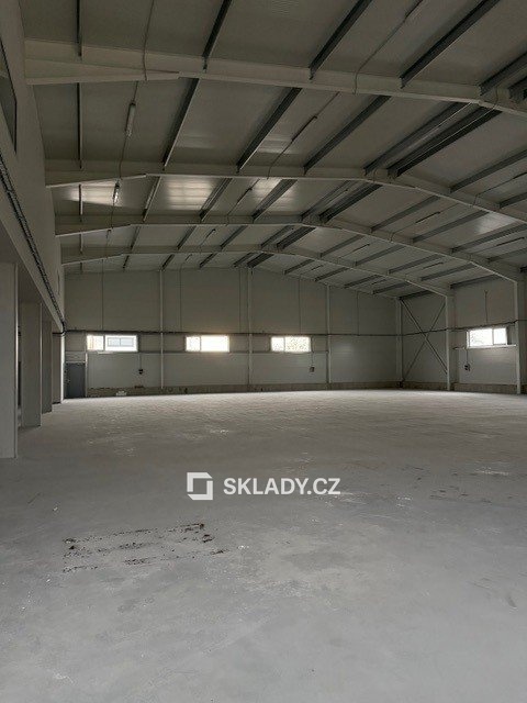 Fotografie 2 - Pronájem komerční nemovitosti · Sklad · 1 168 m²