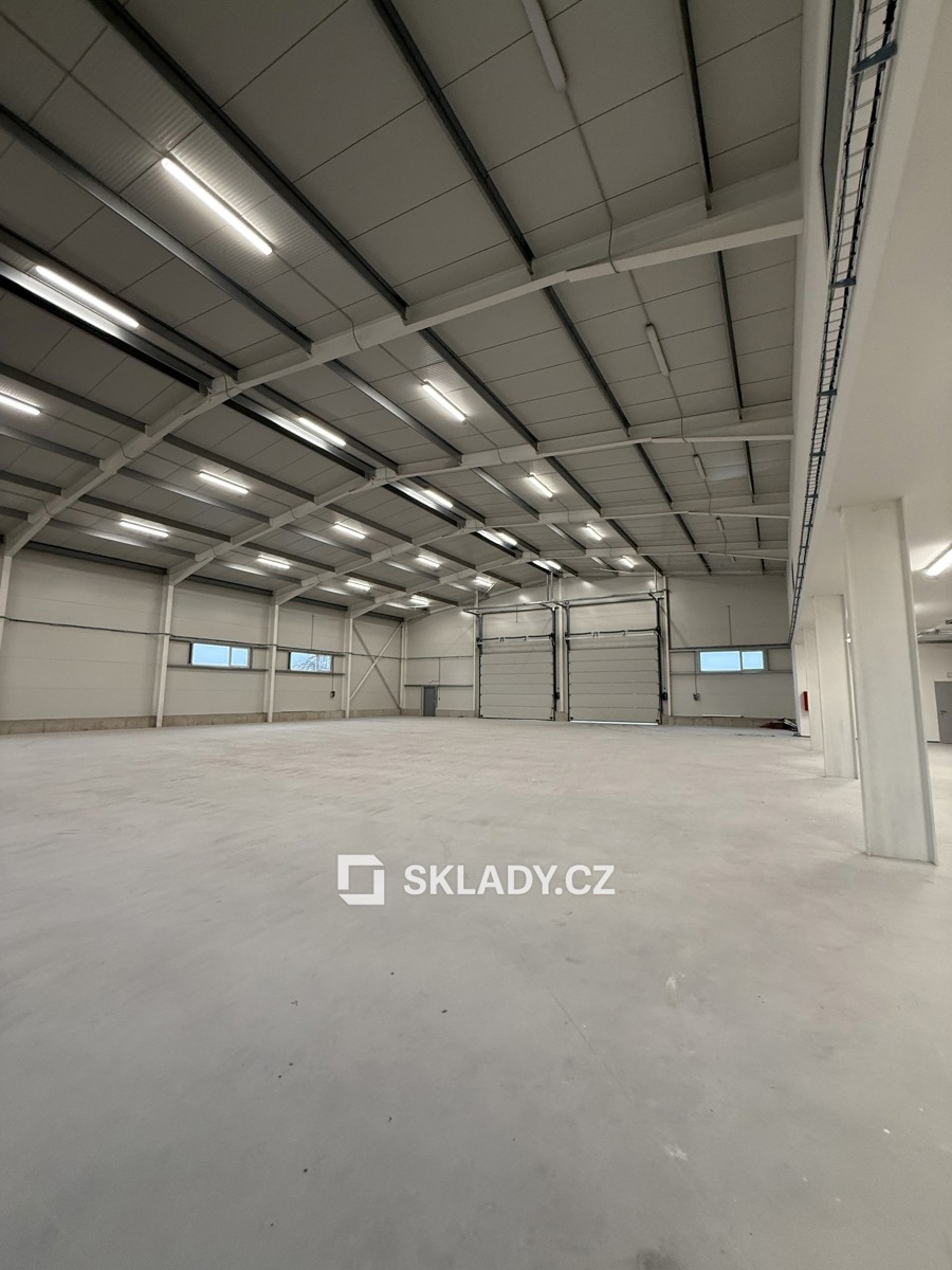 Fotografie 4 - Pronájem komerční nemovitosti · Sklad · 1 168 m²