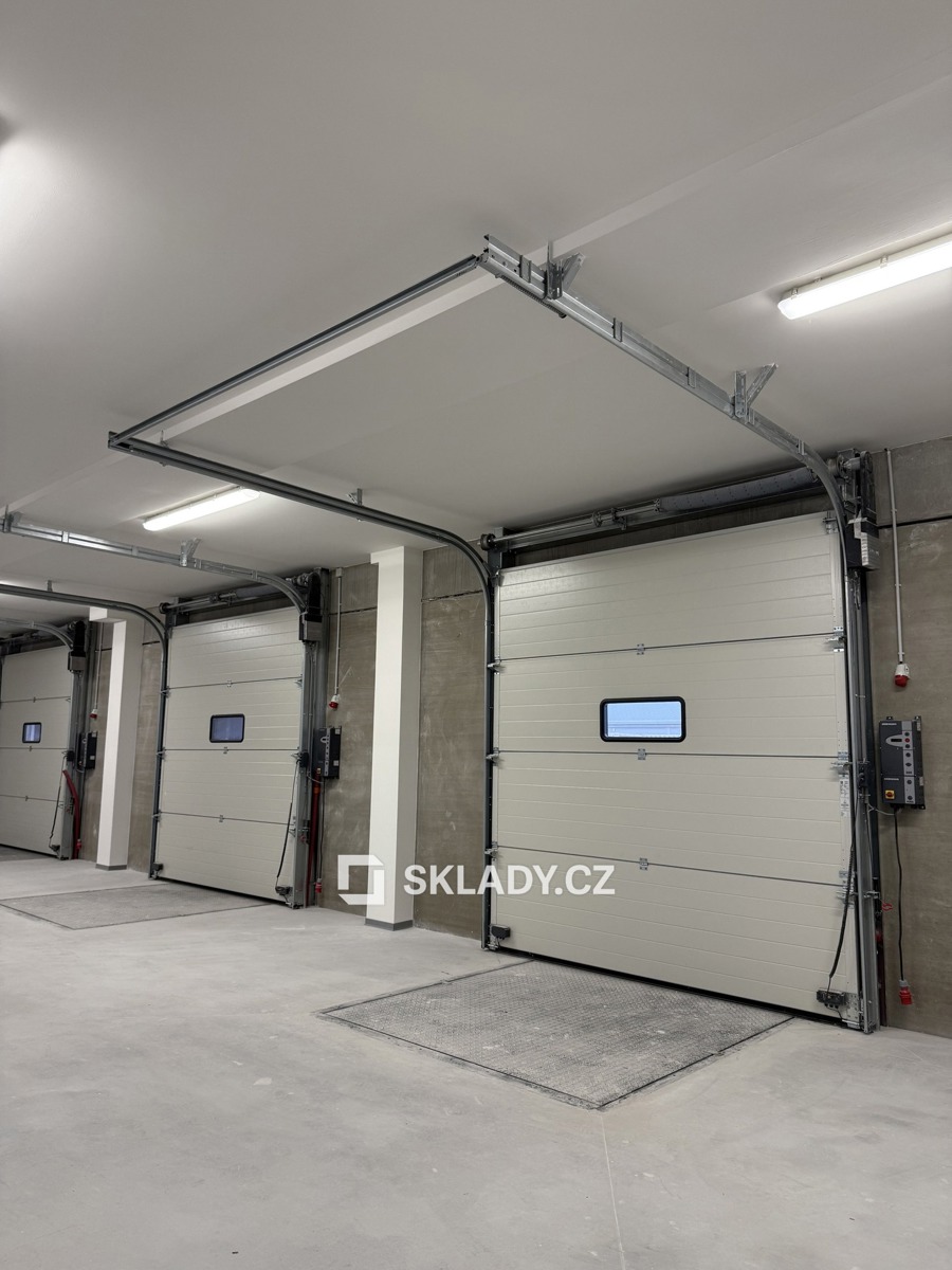 Fotografie 3 - Pronájem komerční nemovitosti · Sklad · 1 168 m²