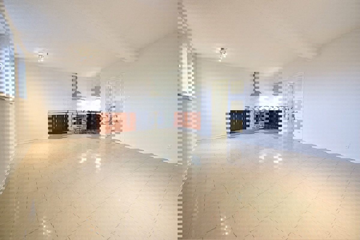 Pronájem bytu · 2+kk · 63 m²