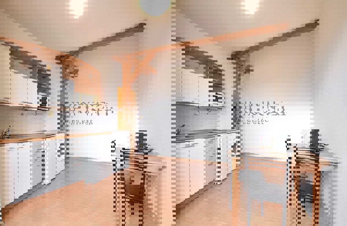 Pronájem bytu · 1+kk · 28 m²