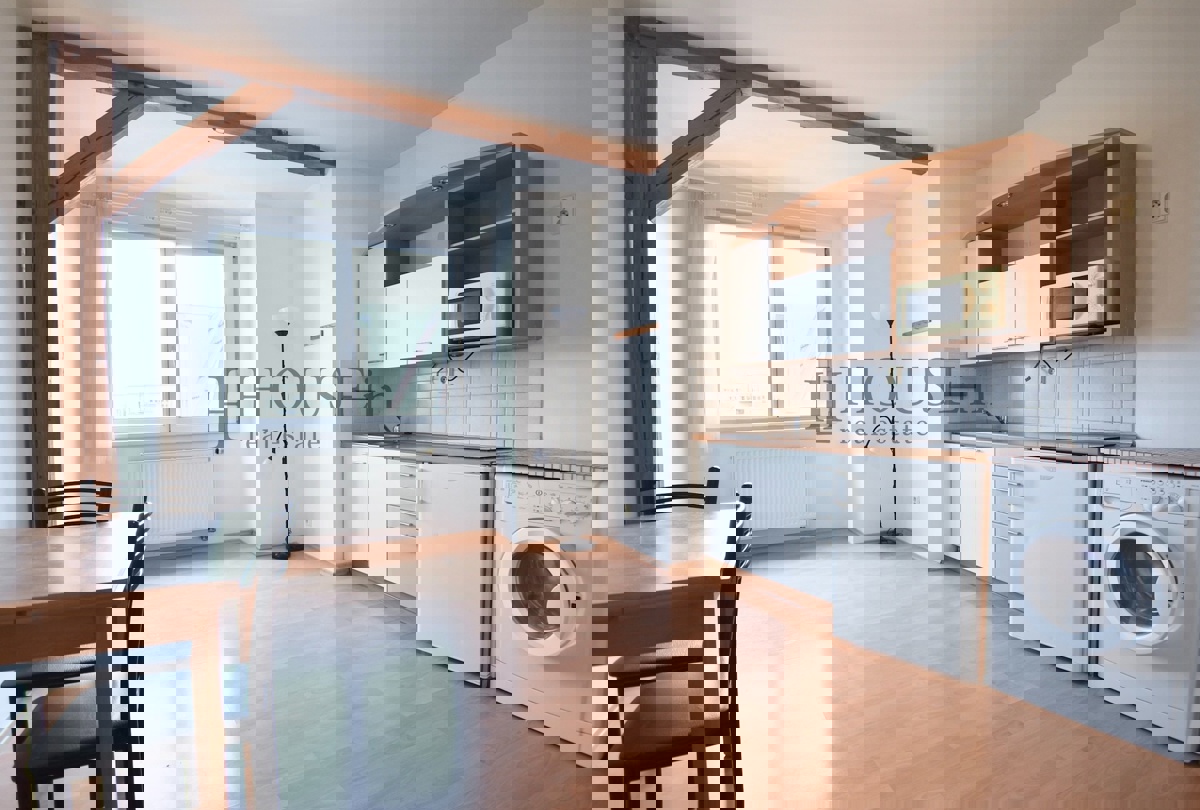 Pronájem bytu · 1+kk · 28 m²