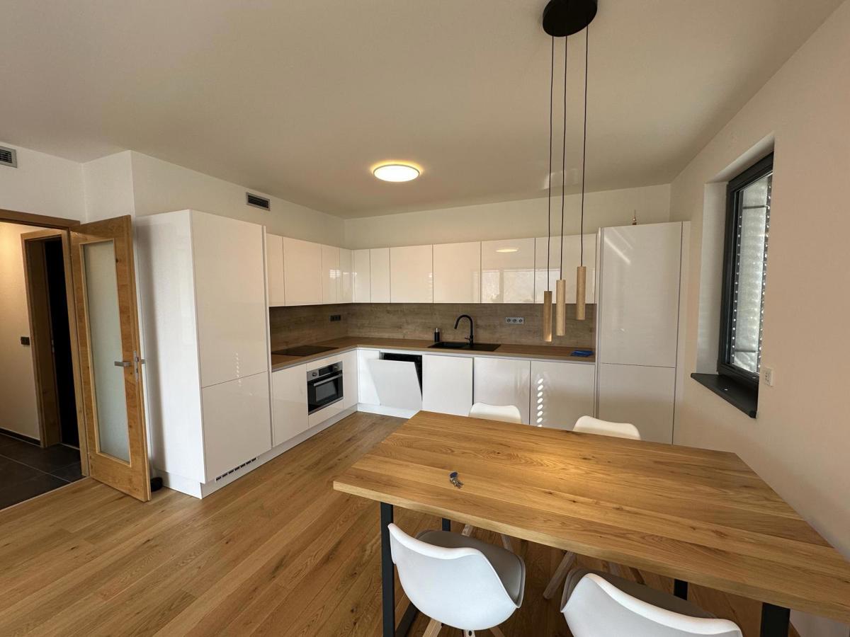 Pronájem bytu · 2+kk