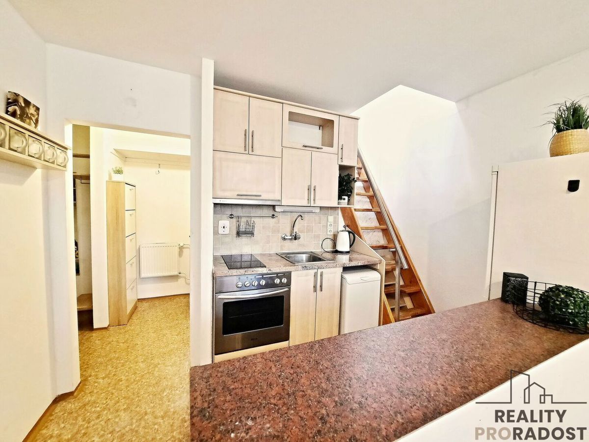 Pronájem bytu · 1+1 · 40 m²