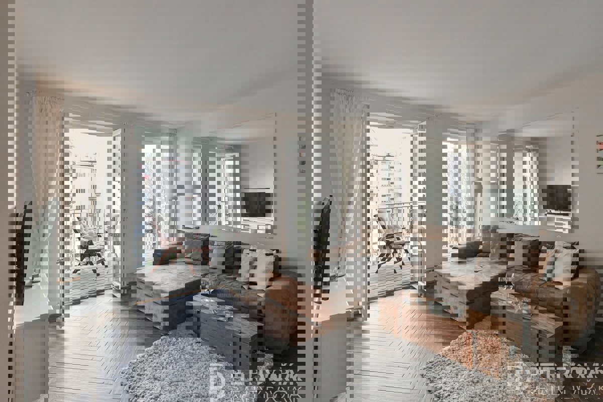 Pronájem bytu · 3+kk · 68 m²