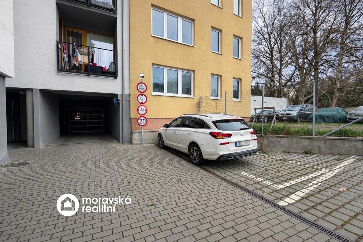Garage for rent · 18 m²
