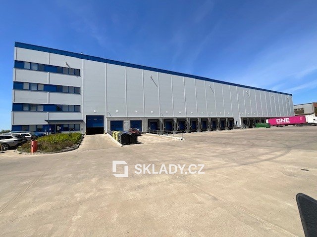 Pronájem komerční nemovitosti · Sklad · 7 000 m²