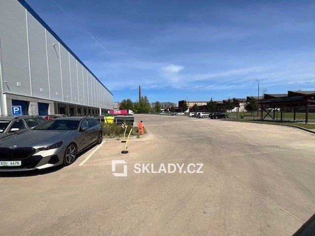 Pronájem komerční nemovitosti · Sklad · 15 000 m²