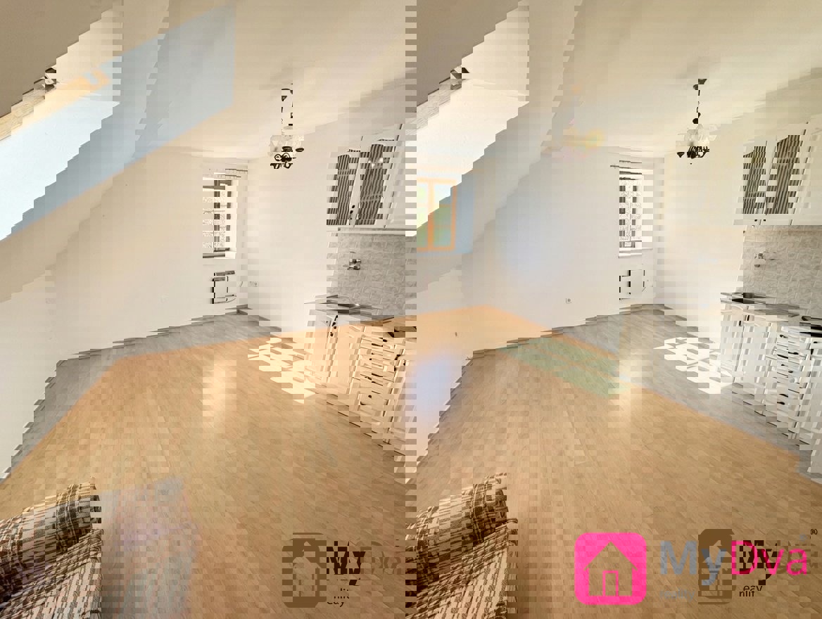 Pronájem bytu · 1+kk · 32 m²