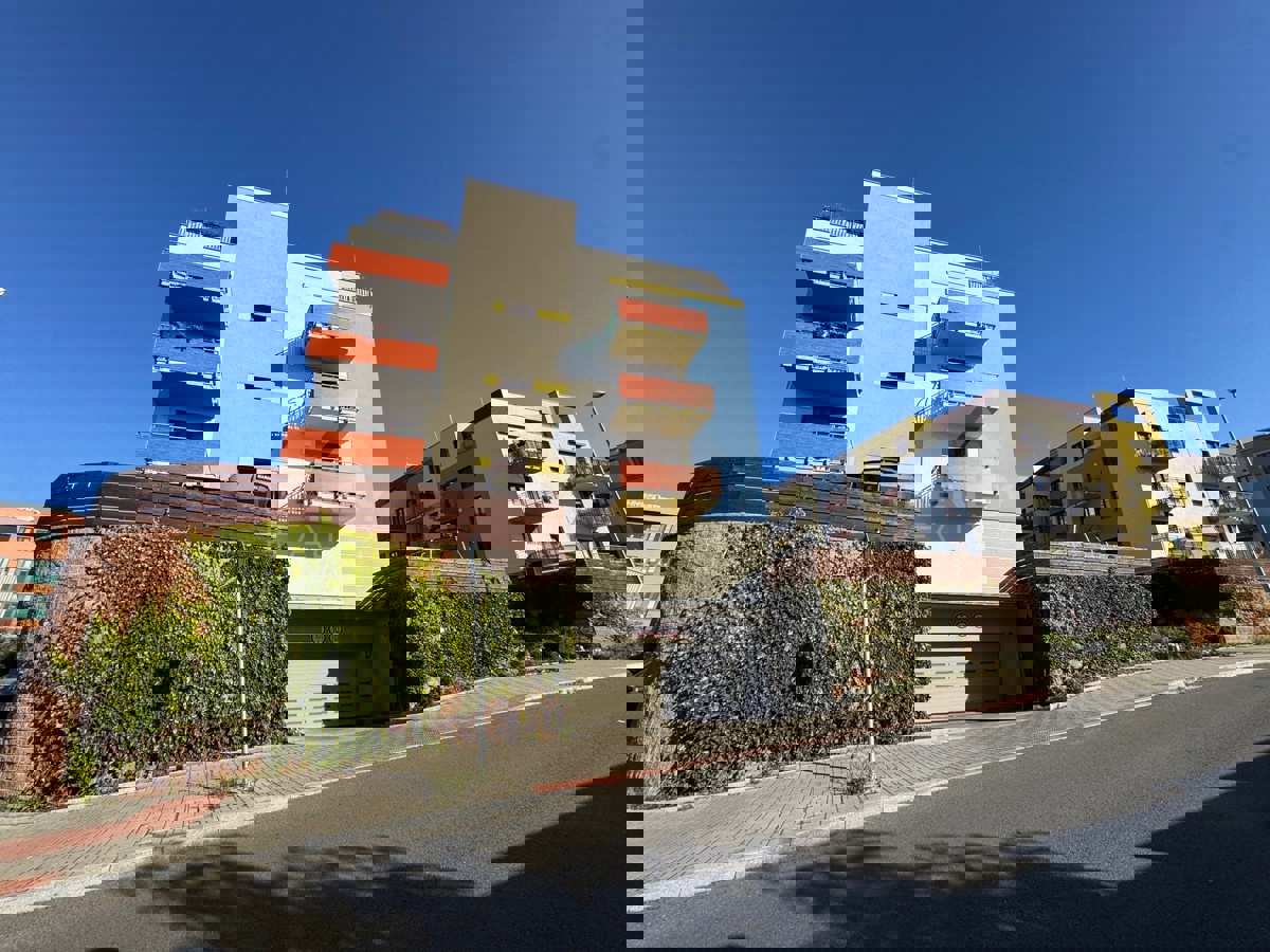 Pronájem bytu · 2+kk · 49 m²