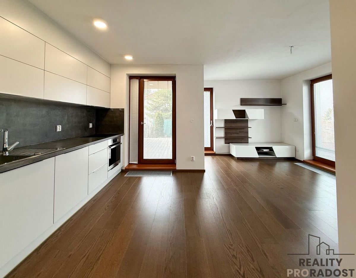 Pronájem bytu · 2+kk · 49 m²