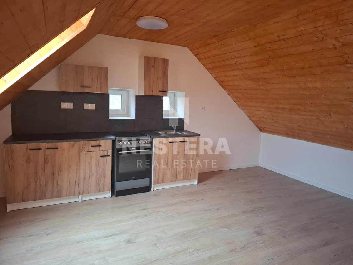 Pronájem komerční nemovitosti · Kancelář · 77 m²