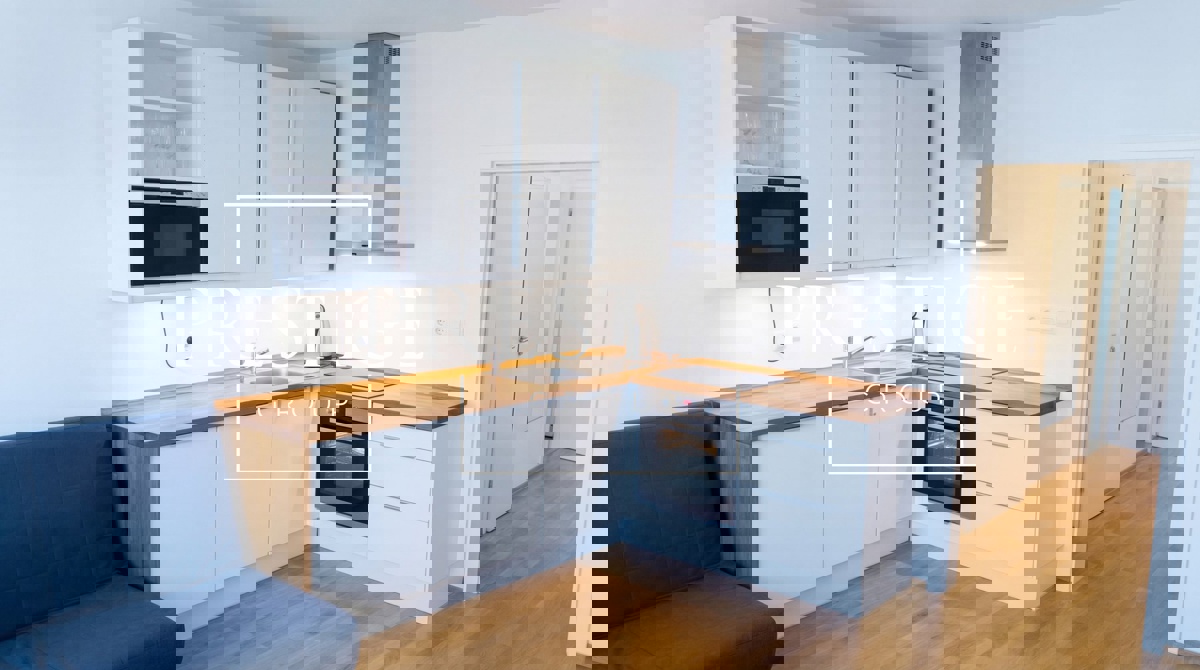 Pronájem bytu · 4+kk · 77 m²