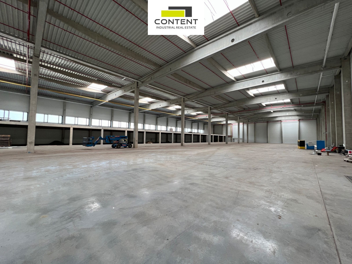 Bất động sản thương mại cho thuê · 4 200 m²