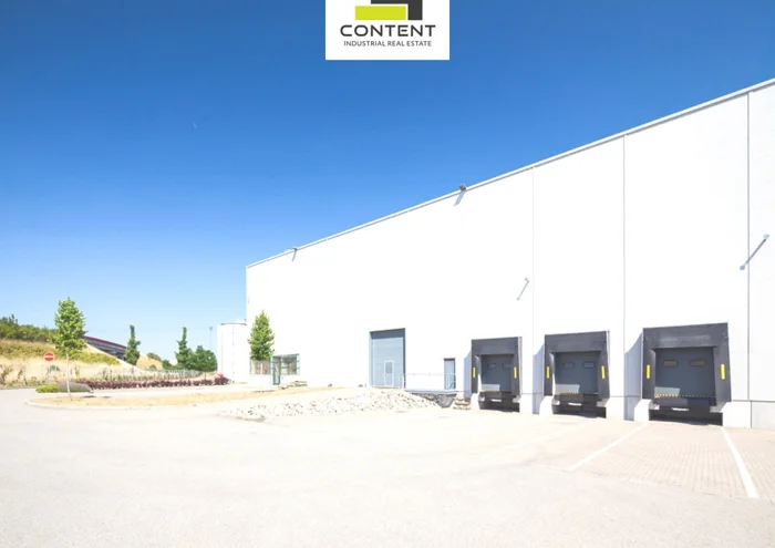Bất động sản thương mại cho thuê · 23 461 m²