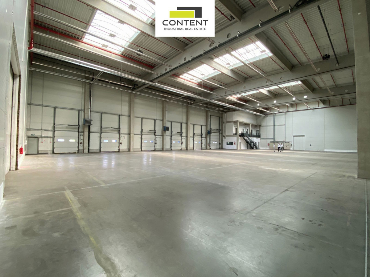 Pronájem komerční nemovitosti · 9 917 m²