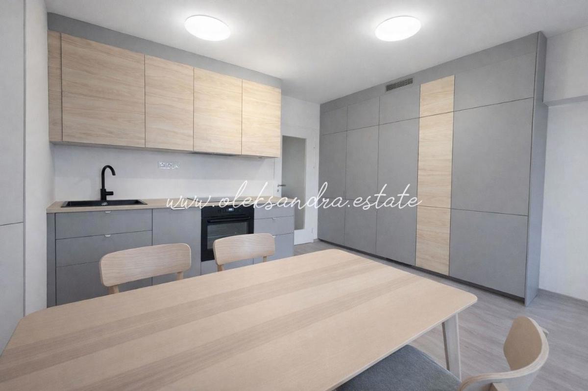 Căn hộ cho thuê · 1+kk · 32 m²