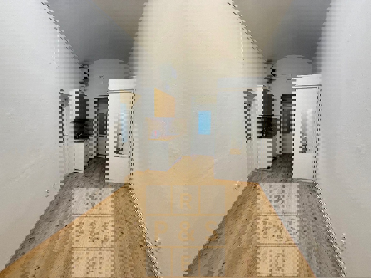 Pronájem komerční nemovitosti · Kancelář · 82 m²