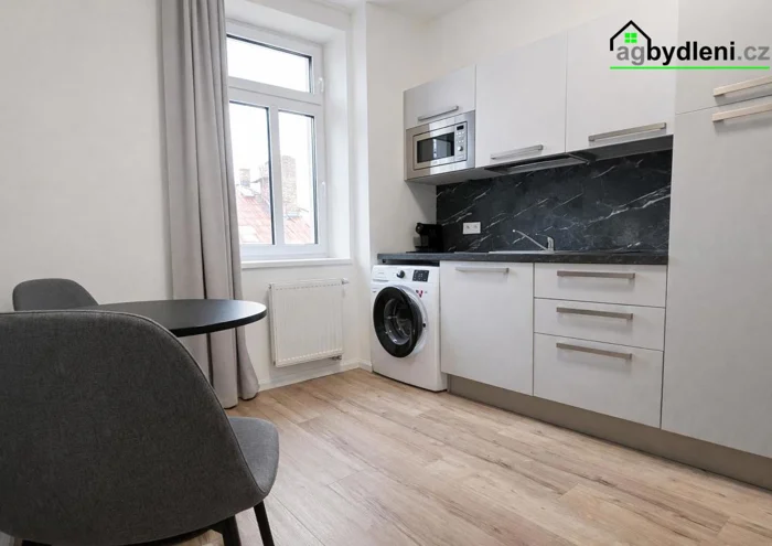 Pronájem bytu · 2+kk · 34 m²