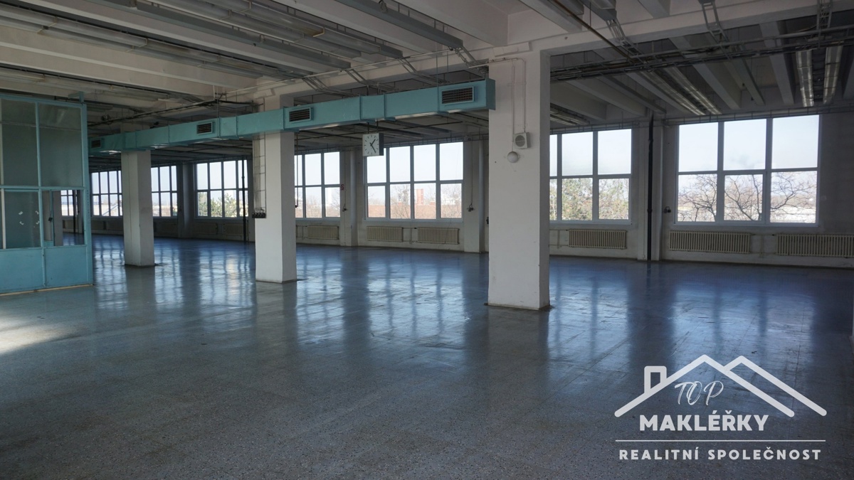Commercial property for rent · 1 000 m²