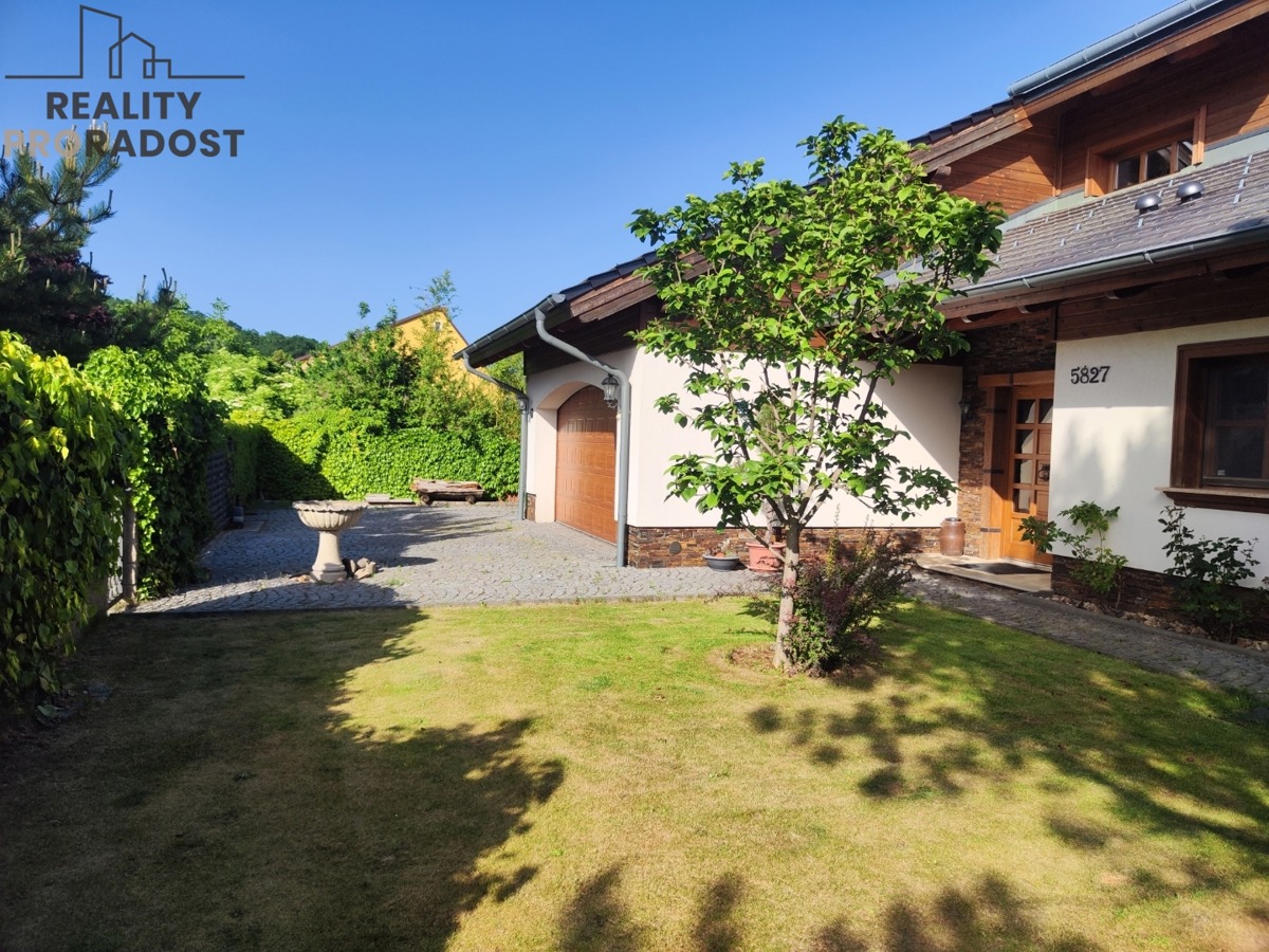 Fotografie 1 - Prodej domu · Vila · 660 m² · 5 pokojů