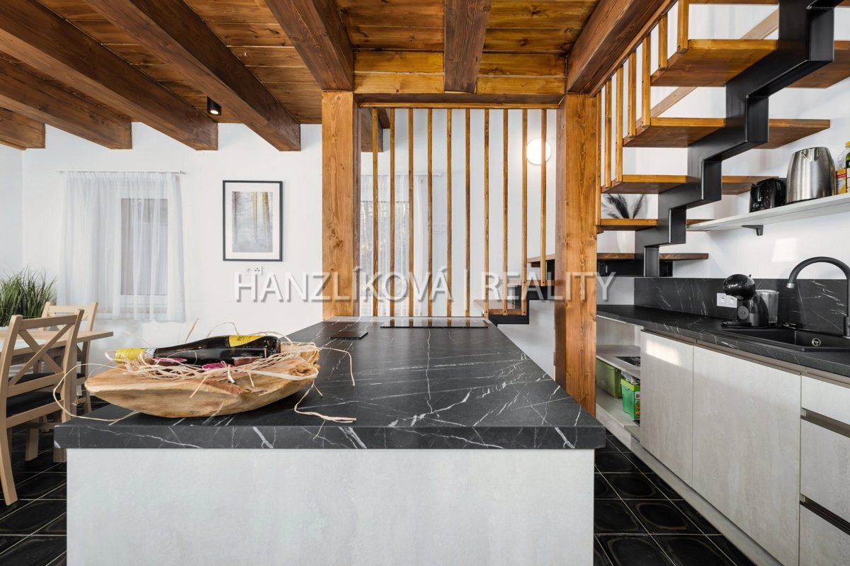 Fotografie 1 - Prodej domu · Rodinný · 156 m² · 5 pokojů