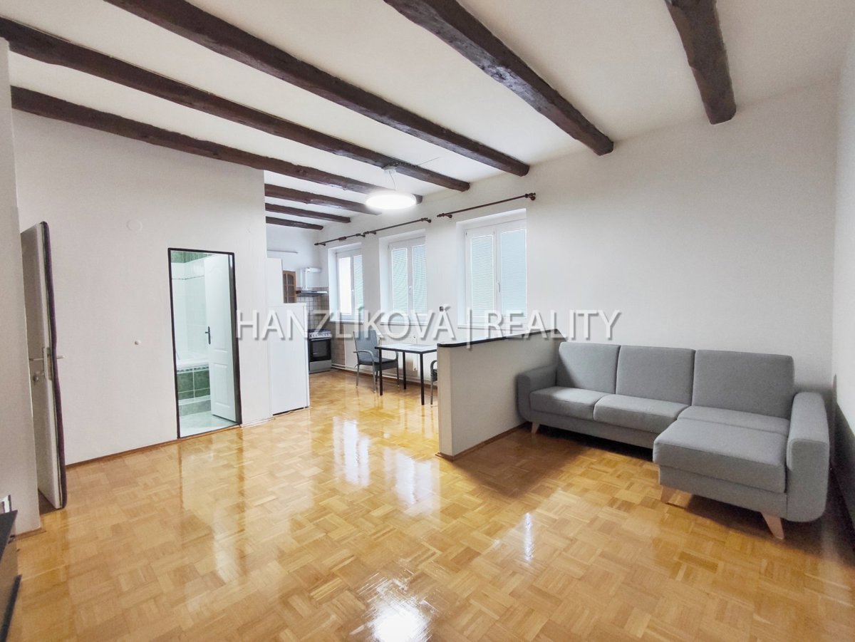 Pronájem bytu · 2+kk · 60 m²