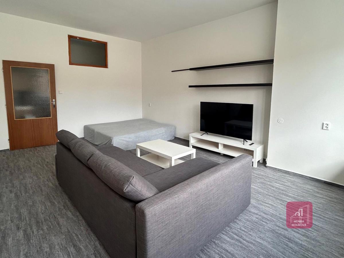 Pronájem bytu · 1+kk · 35 m²