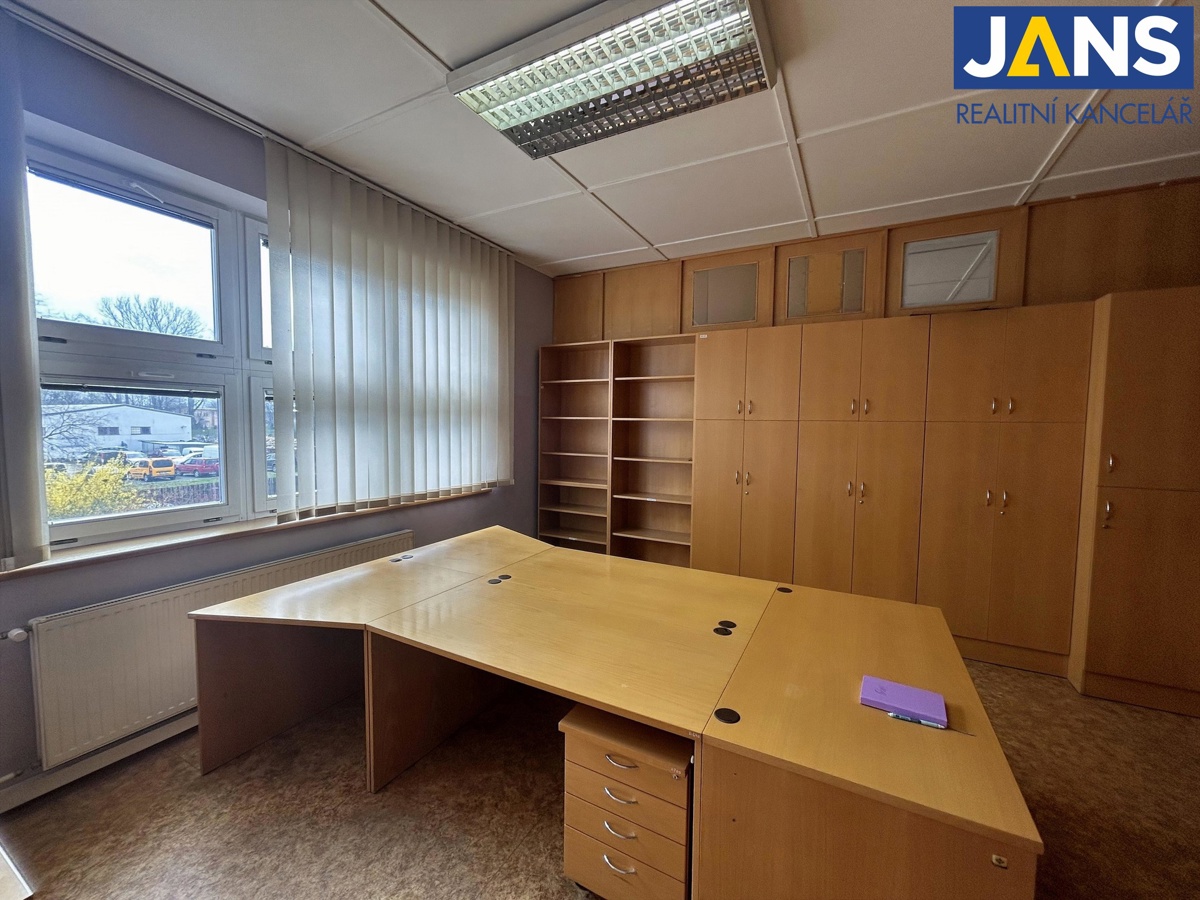 Pronájem komerční nemovitosti · Kancelář · 22 m²