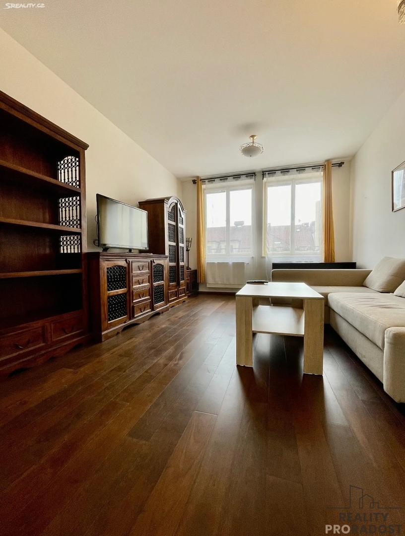 Pronájem bytu · 2+kk · 54 m²