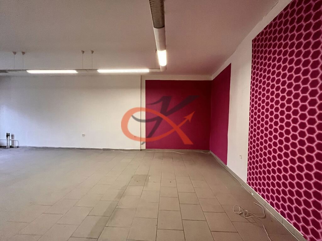 Photo 2/6