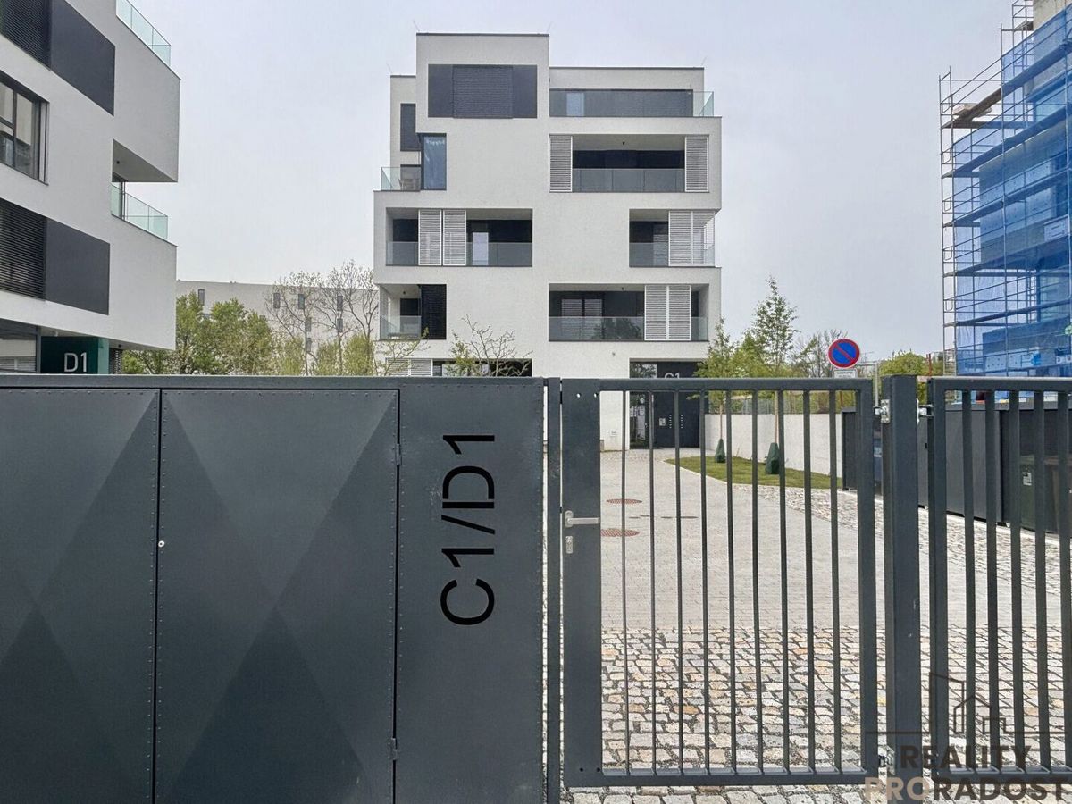 Pronájem bytu · 2+kk · 68 m²