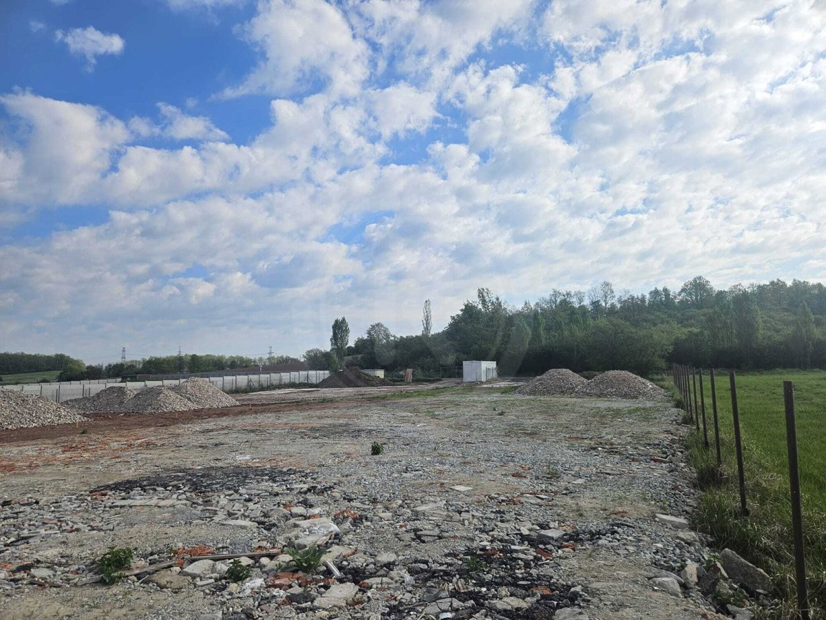 Fotografie 1 - Prodej komerční nemovitosti · Sklad · 1 520 m²