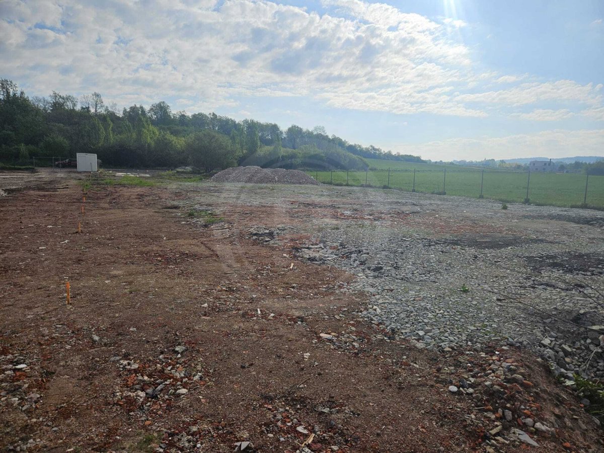 Fotografie 2 - Prodej komerční nemovitosti · Sklad · 1 520 m²