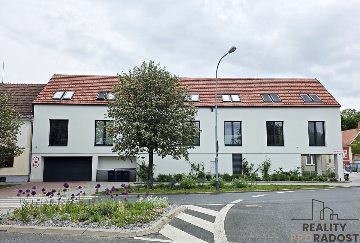 Pronájem bytu · 1+kk · 34 m²