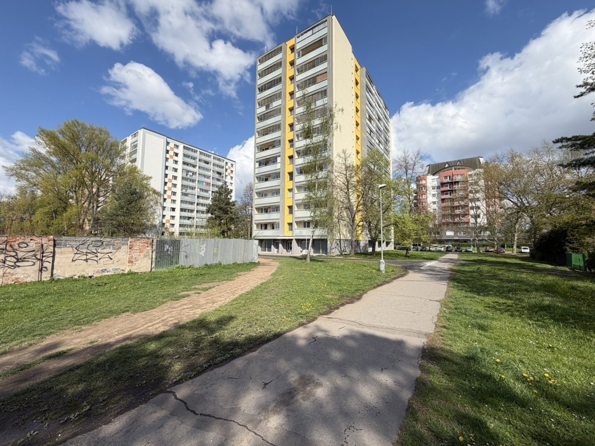 Pronájem bytu · 2+kk · 42 m²