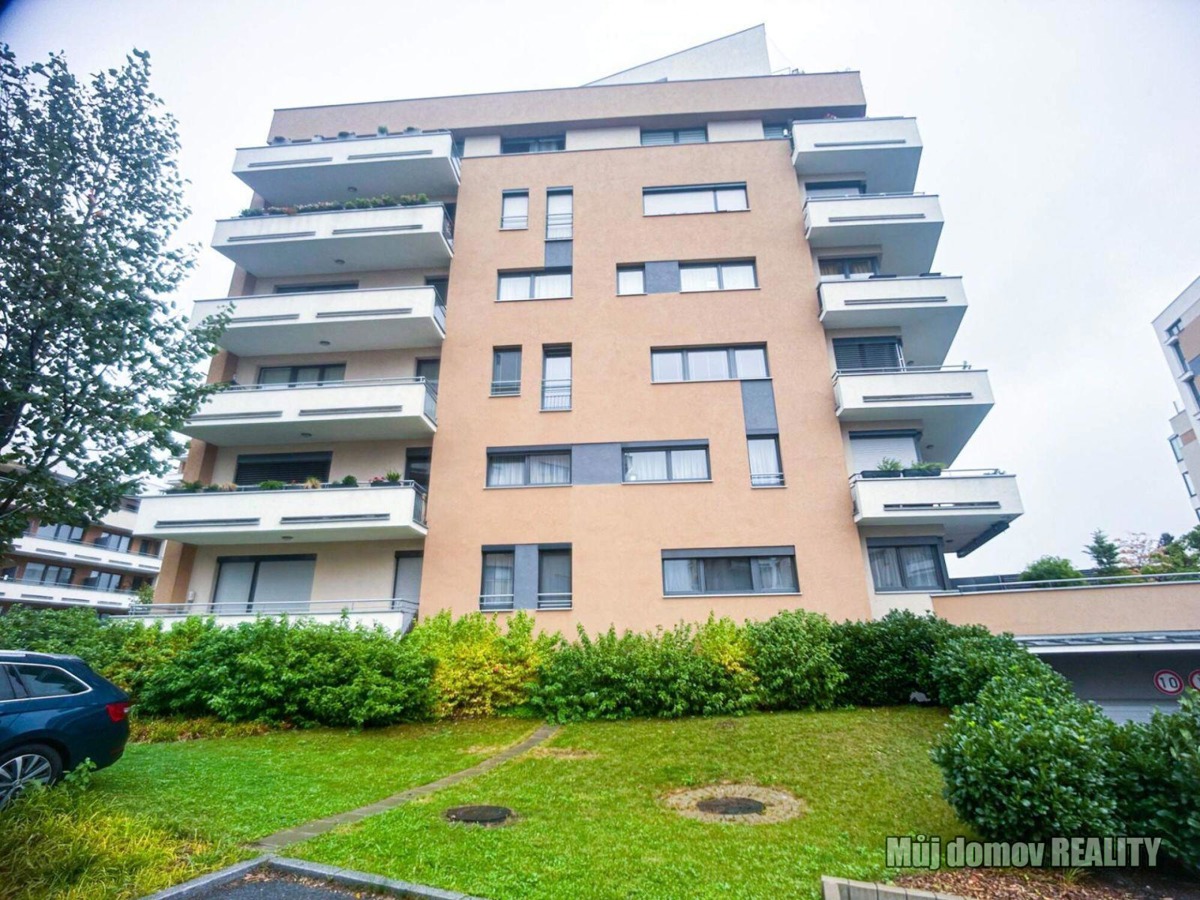 Pronájem bytu · 2+kk · 56 m²