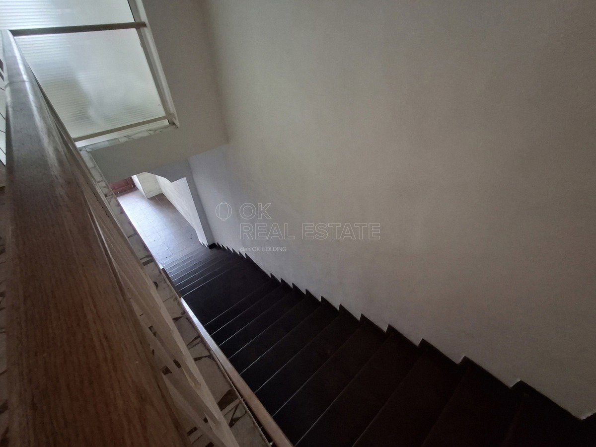 Photo 2/8