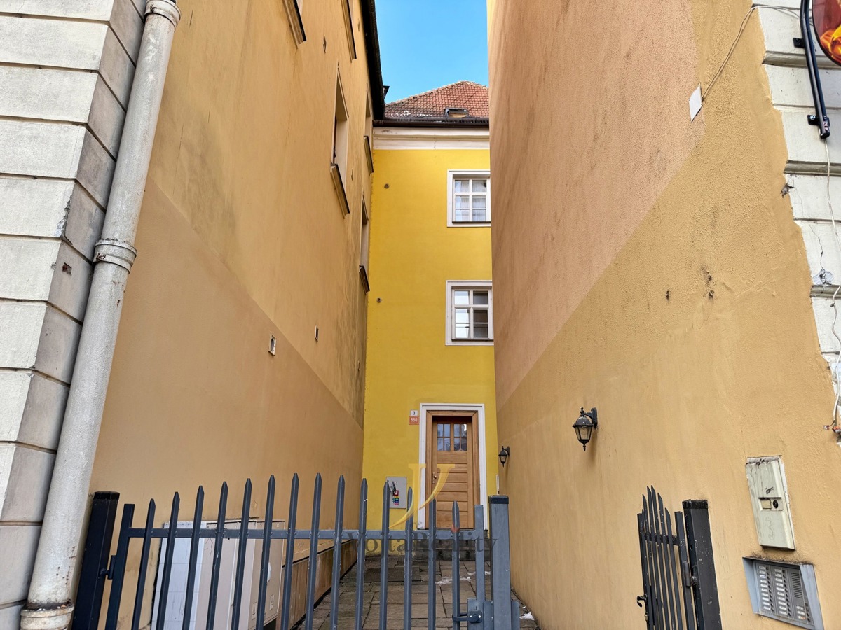 Pronájem bytu · 1+kk · 35 m²