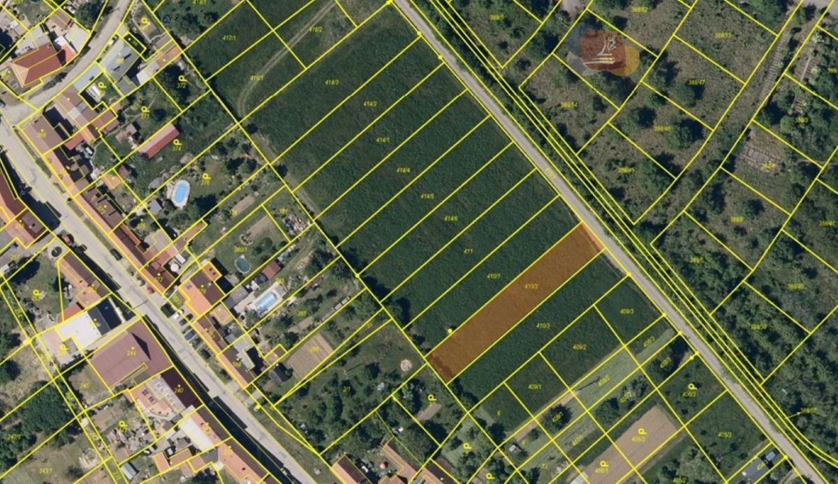 Fotografie 1 - Prodej pozemku · Bydlení · 911 m²