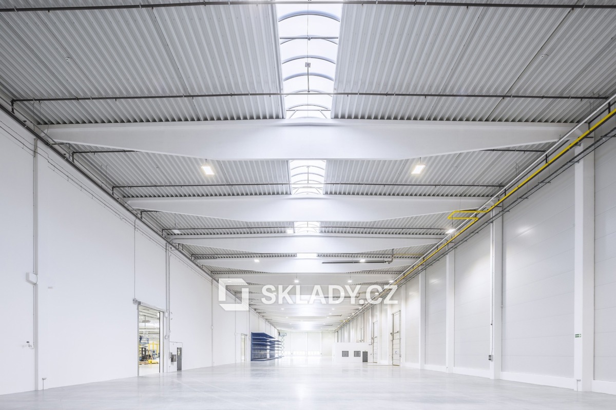 Fotografie 3 - Pronájem komerční nemovitosti · 2 599 m²