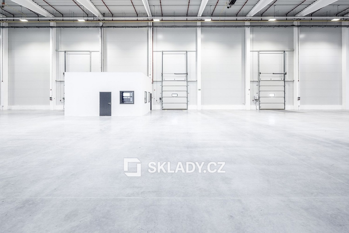Fotografie 4 - Pronájem komerční nemovitosti · 2 599 m²