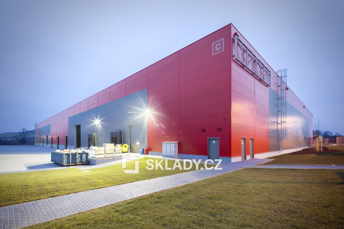 Fotografie 1 - Pronájem komerční nemovitosti · 2 599 m²