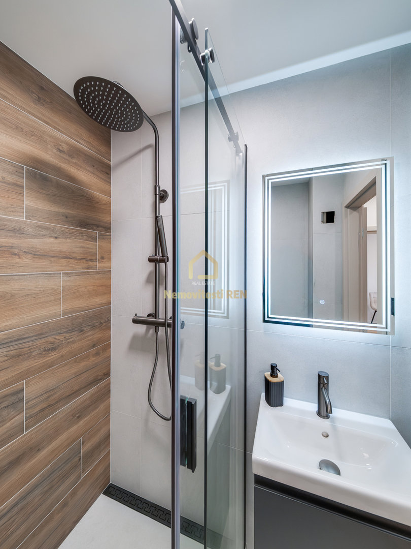 Photo 13/18