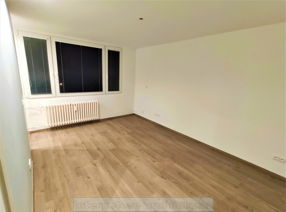 Pronájem bytu · 1+kk · 37 m²