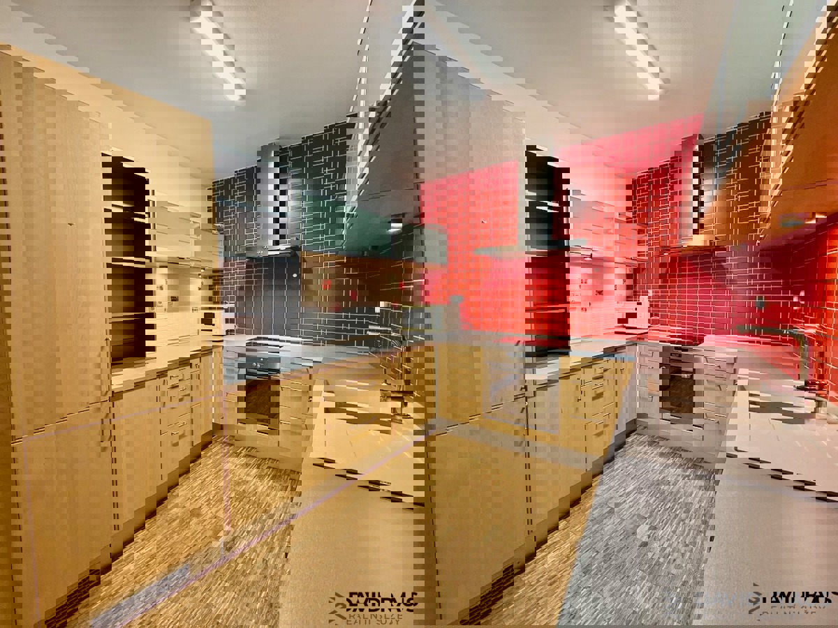 Pronájem bytu · 2+kk · 80 m²