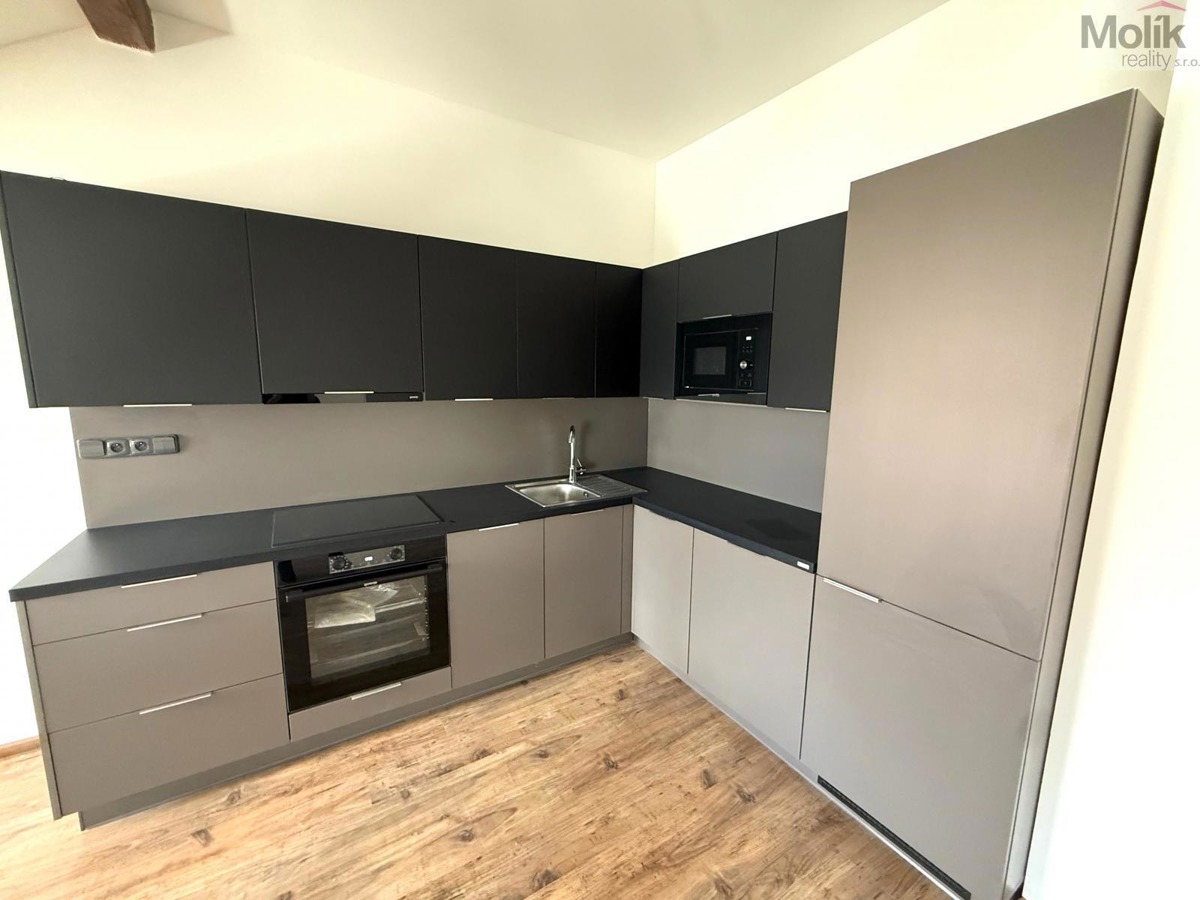 Pronájem bytu · 2+kk · 58 m²