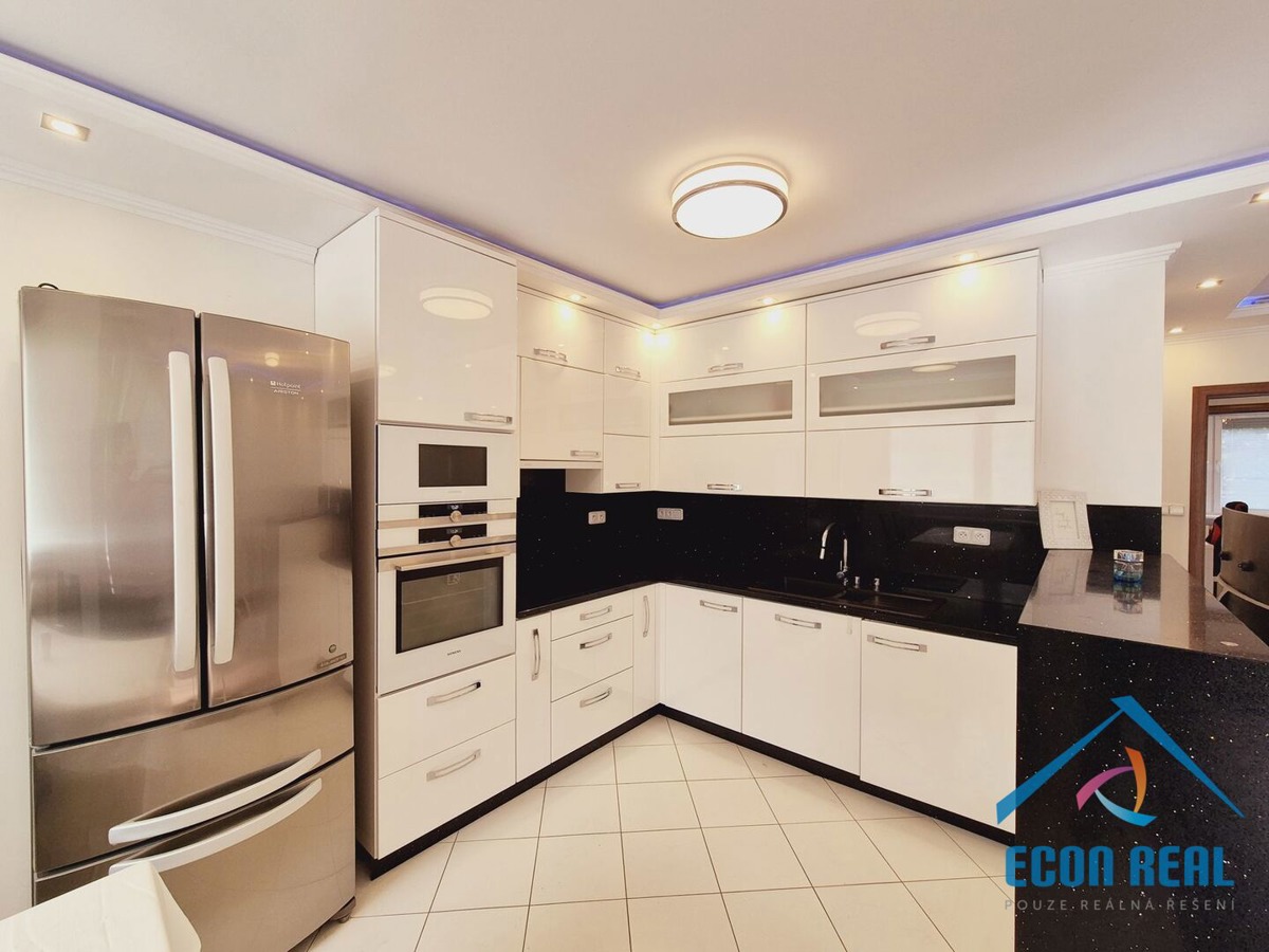 Căn hộ cho thuê · 3+kk · 70 m²