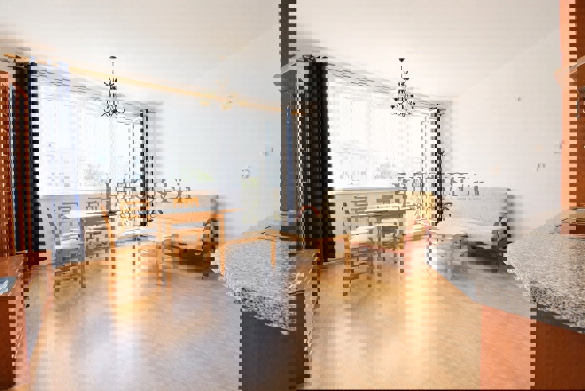 Căn hộ cho thuê · 2+kk · 56 m²