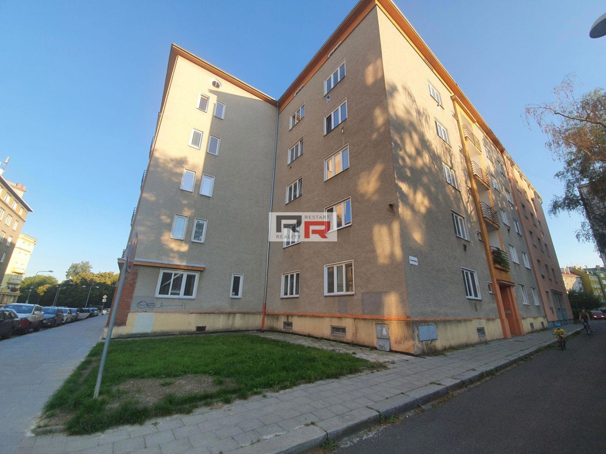 Pronájem bytu · 1+1 · 52 m²